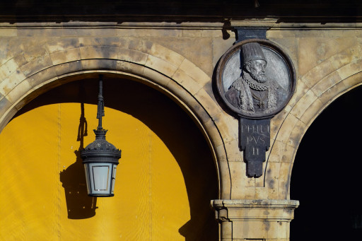 Plaza Mayor. Medallón de Felipe II. 2004